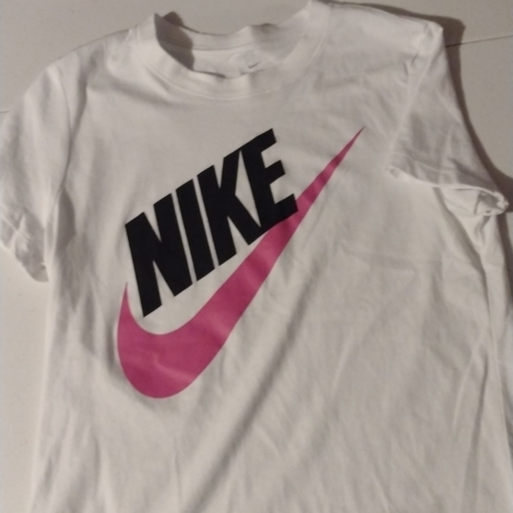 Nike - Picture 5 of 7